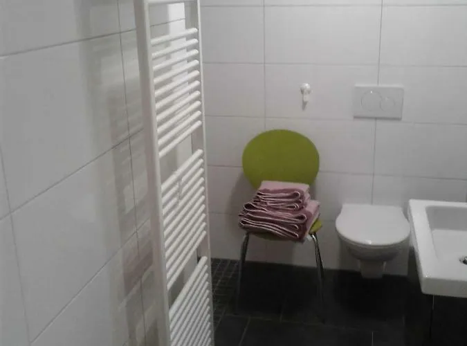 مزرعة للإقامة Kreuzdellenhof _ *